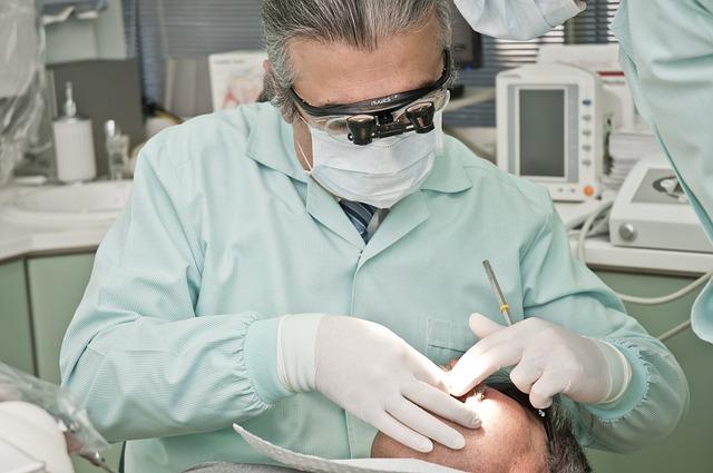 - Seeking Professional Help: When ​and ‌How to Consult a Dentist or Oral Surgeon